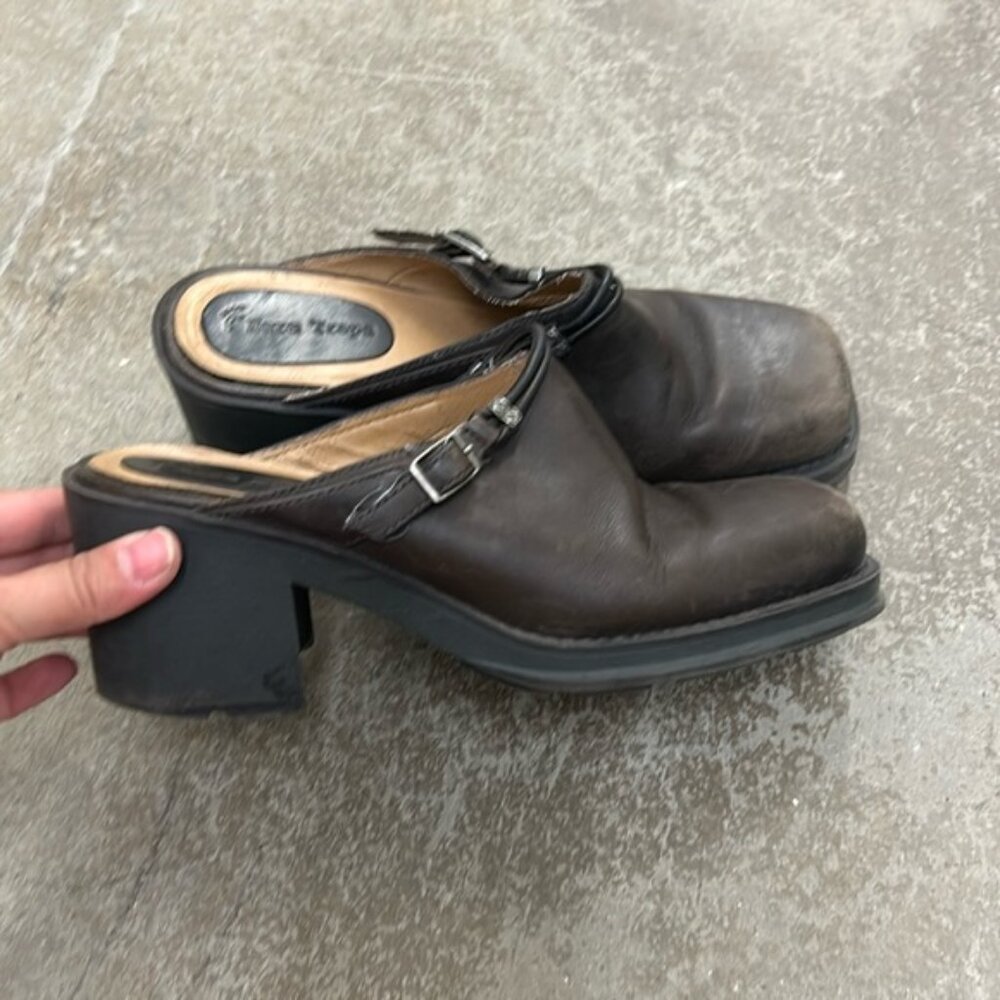 Bare traps chunky leather mules